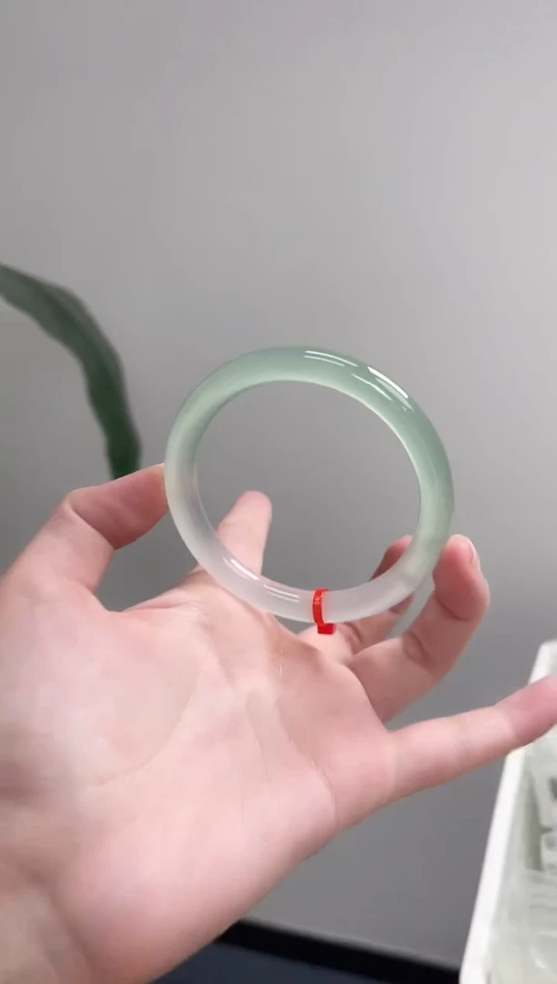 手镯玛瑙/玉髓未镶嵌60-61圈卡8