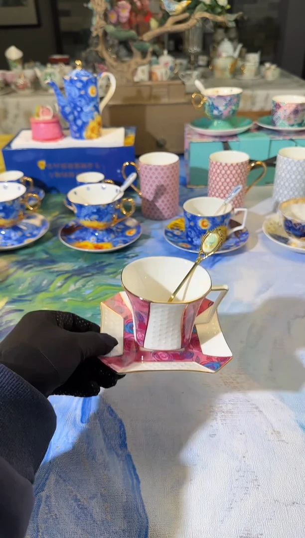 【闪购商品】瓷片骨瓷手绘描金送小汤勺