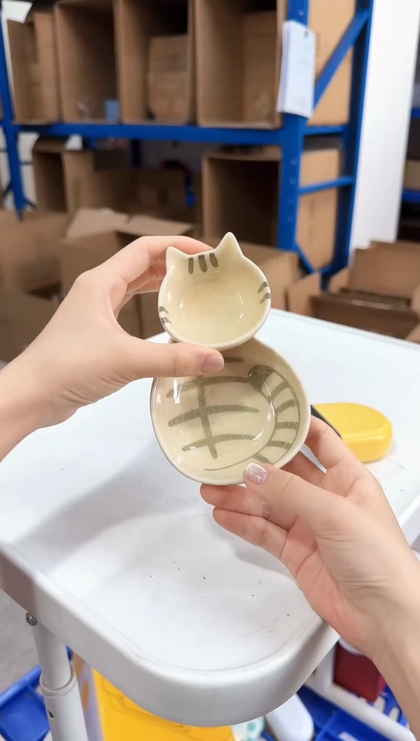瓷片橘猫异型蘸料碟一对