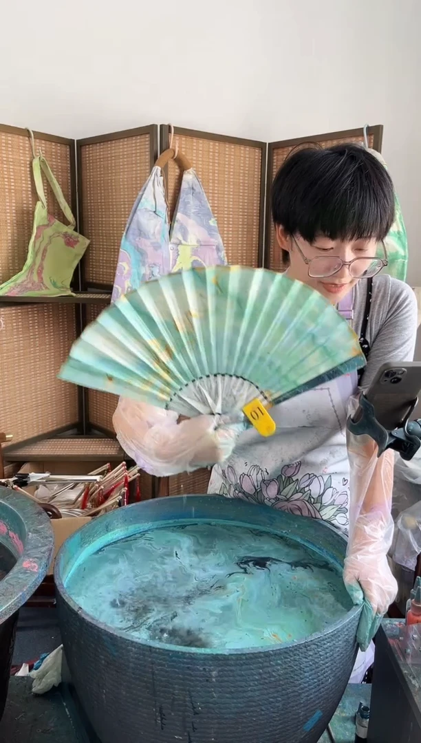 10扇子漆仙女直播间闪拍