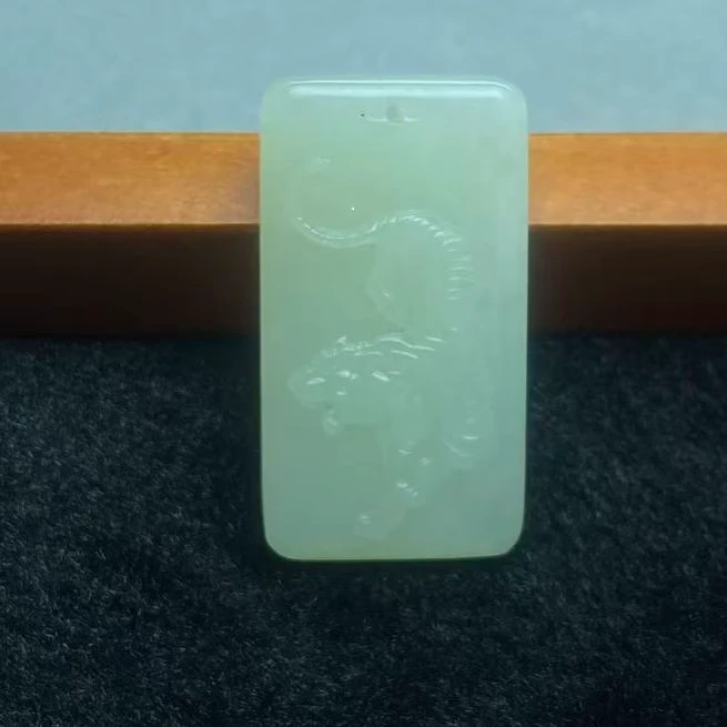 和田玉白玉下山虎V031