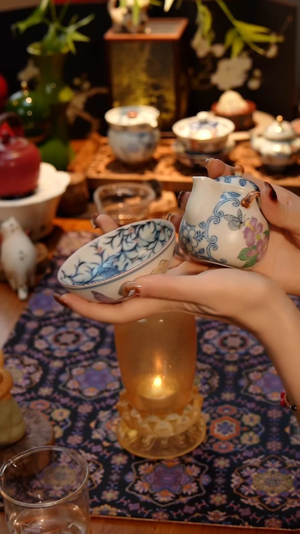 青花斗彩宝瓶加斗彩普洱杯