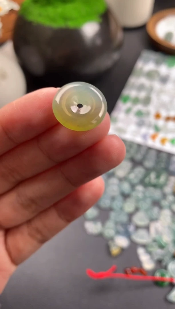 散珠翡翠茶色平安扣