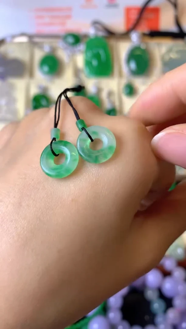 【闪购商品】定制翡翠未镶嵌毛货抛光