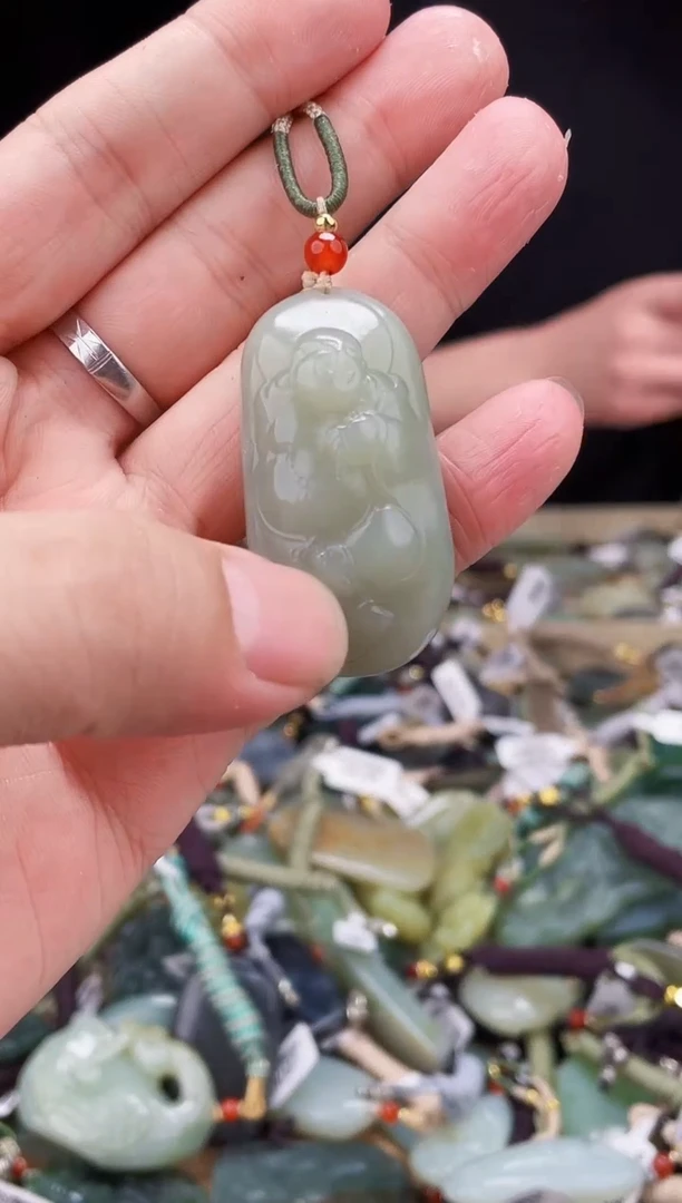 颈饰未镶嵌和田玉1