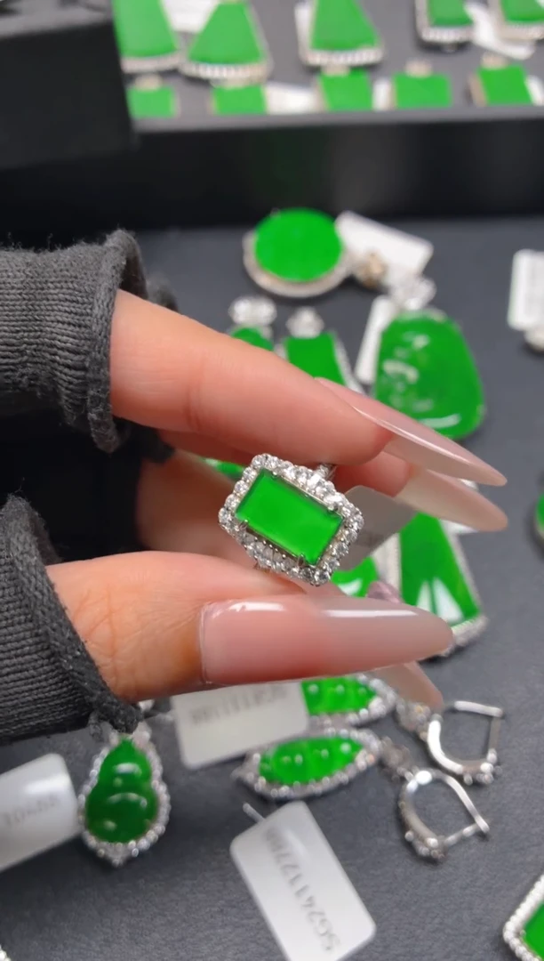 银S925镶嵌戒指翡翠1