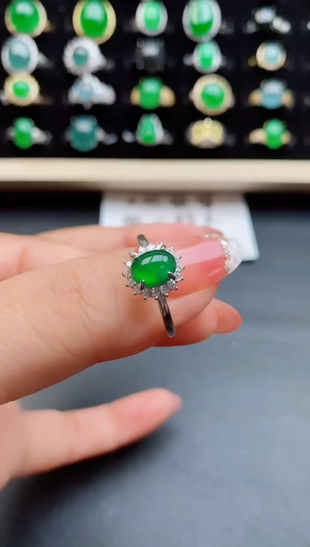 【闪购商品】翡翠戒指银S925镶嵌8500