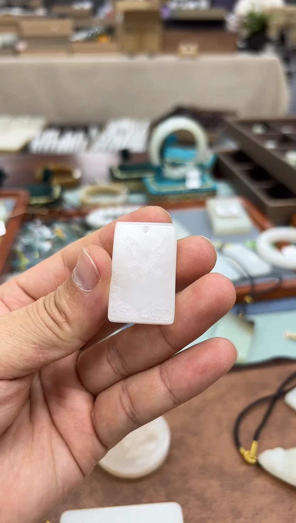 【闪购商品】和田玉吊坠未镶嵌野牛沟大展宏图