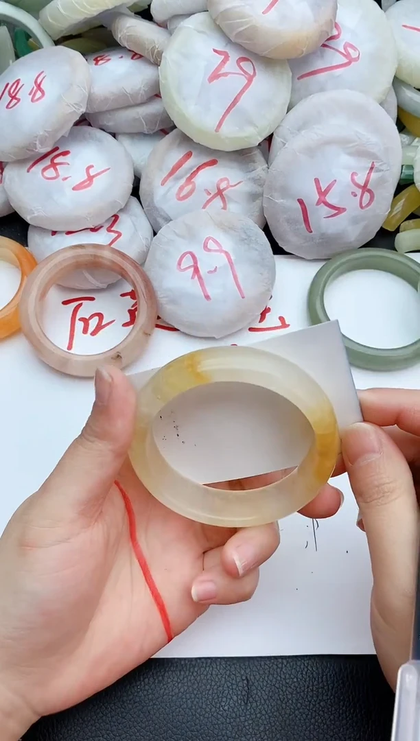 石英质玉手镯未镶嵌230+56/57