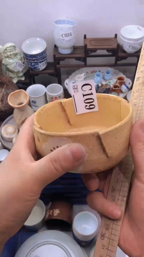 瓷片两*娃A龙华精品陶瓷店