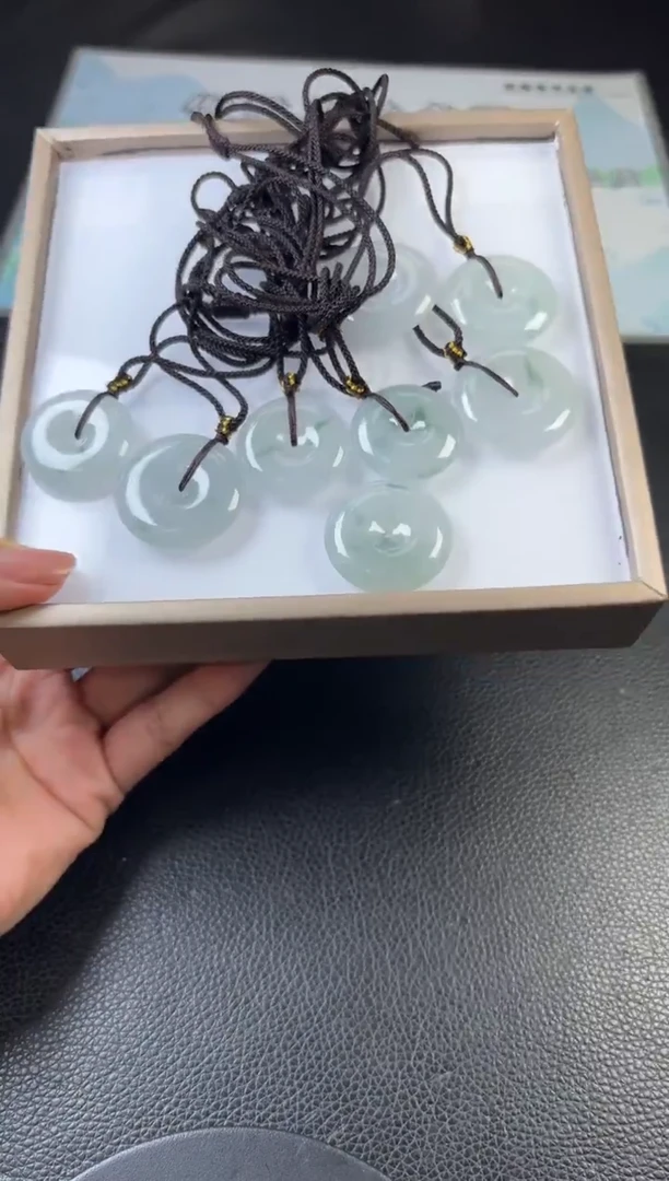 未镶嵌挂件翡翠多样性发一件R703128