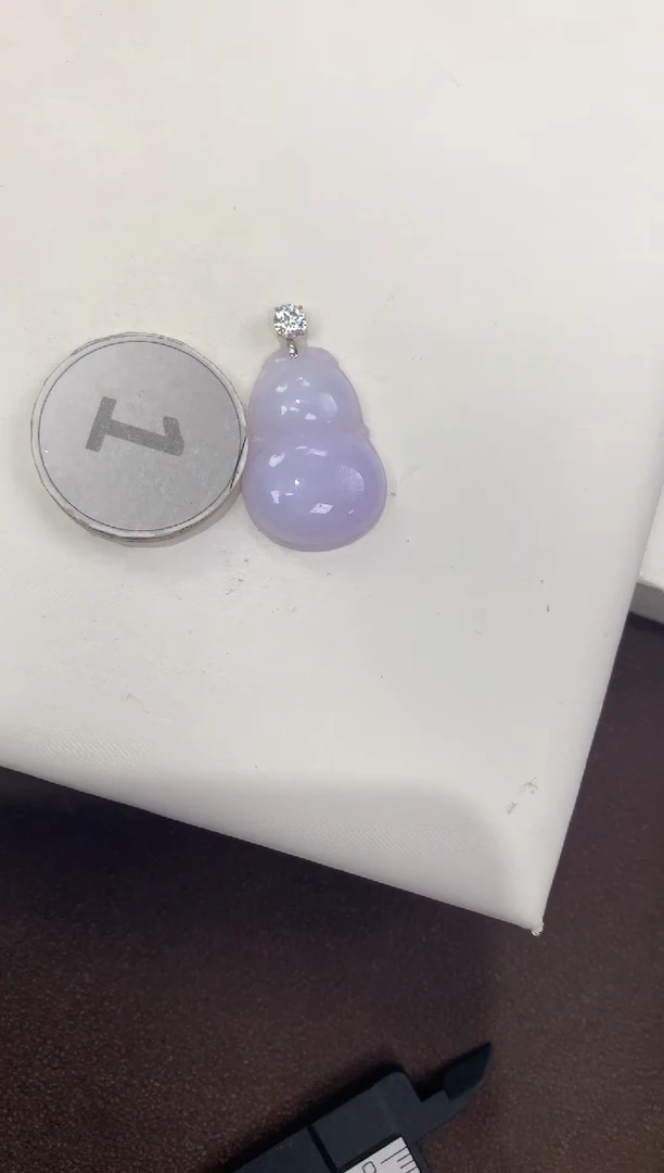 颈饰18K金镶嵌翡翠天然缅甸a货翡翠