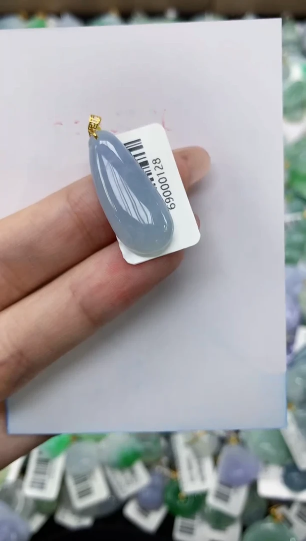 翡翠18K金镶嵌颈饰11111111111