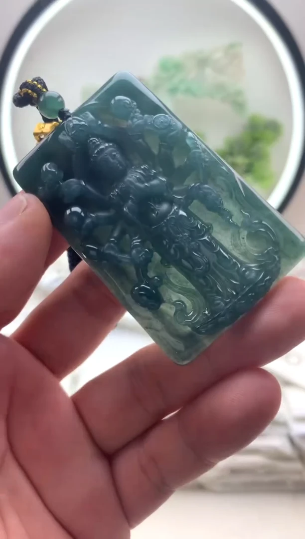 颈饰未镶嵌翡翠千手观音