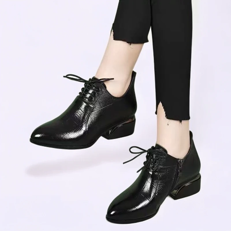 特大码小码真皮系带深口单鞋2025秋冬新款百搭压花牛皮尖头马丁靴