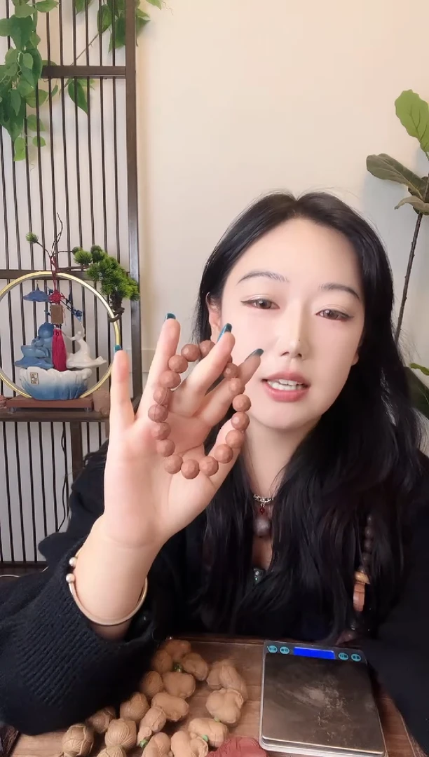 泥塑息肌手串一个