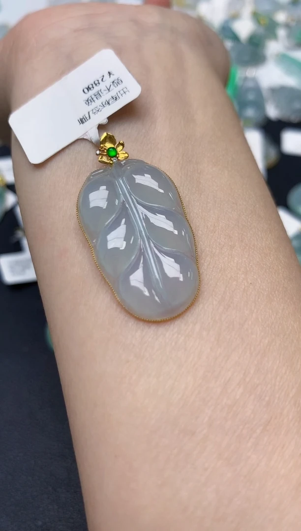 颈饰18K金镶嵌翡翠天然缅甸A货翡翠