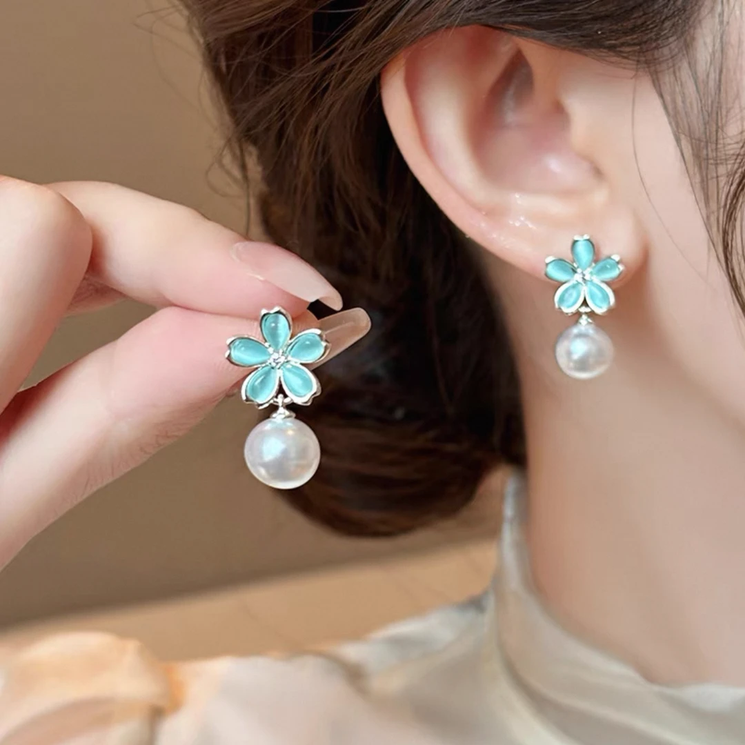 钛钢耳饰 法式时尚轻奢耳钉超仙甜美蓝色花瓣珠珠耳钉简约小众