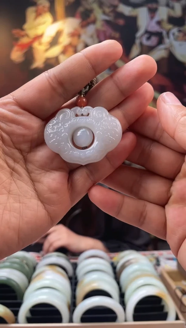 【闪购商品】和田玉颈饰未镶嵌白玉如意锁吊坠多样性发一件