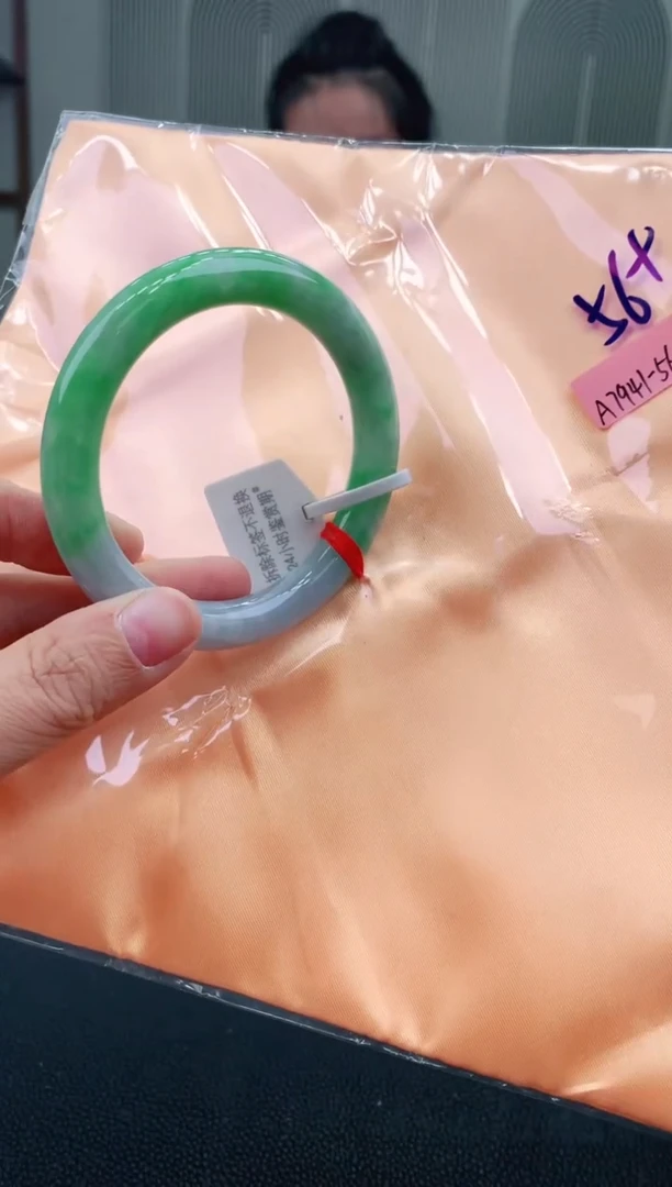 未镶嵌手镯翡翠56+