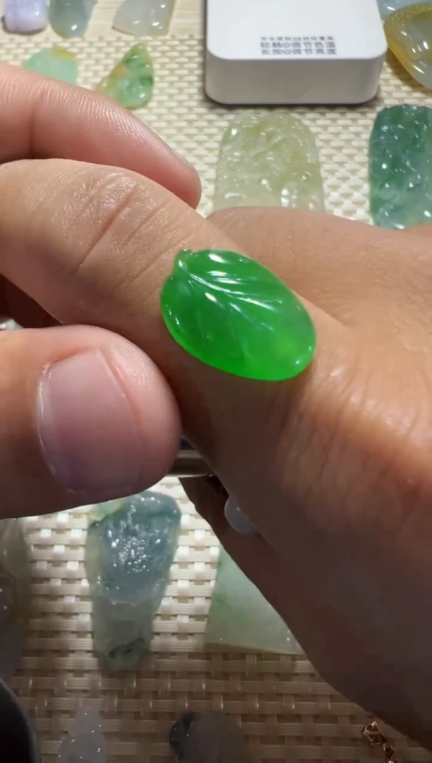 未镶嵌定制翡翠翡翠叶子