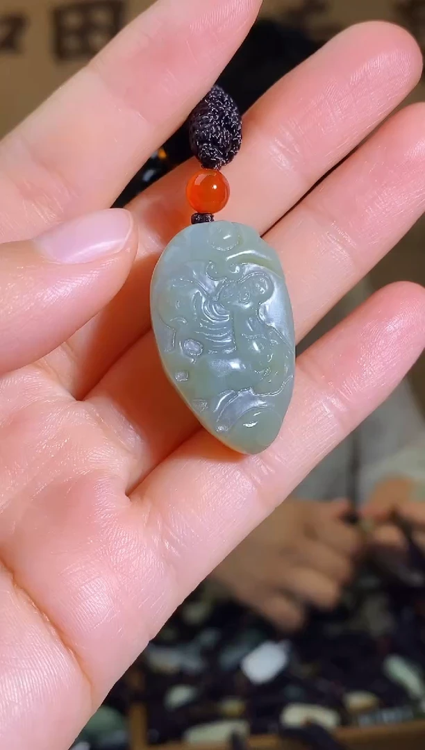 颈饰未镶嵌和田玉1