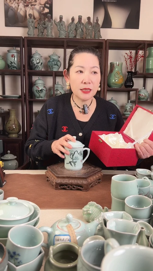 釉中彩 梅纽杯L（松画）