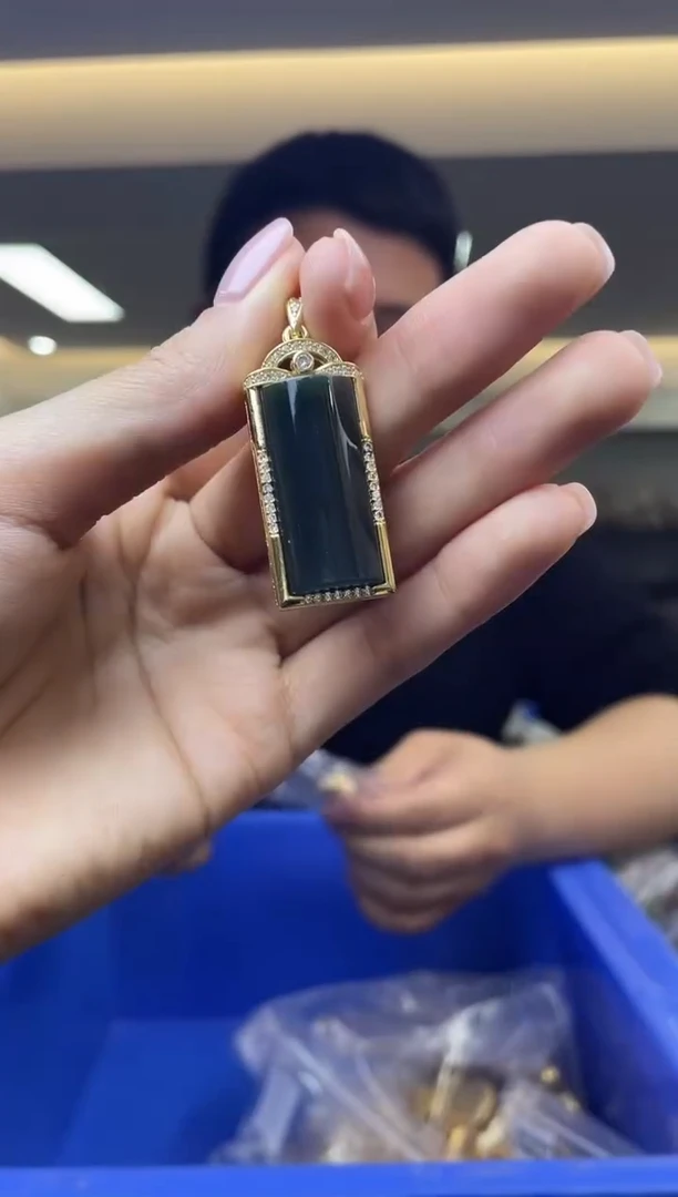 【闪购商品】和田玉`未镶嵌多样性发一件