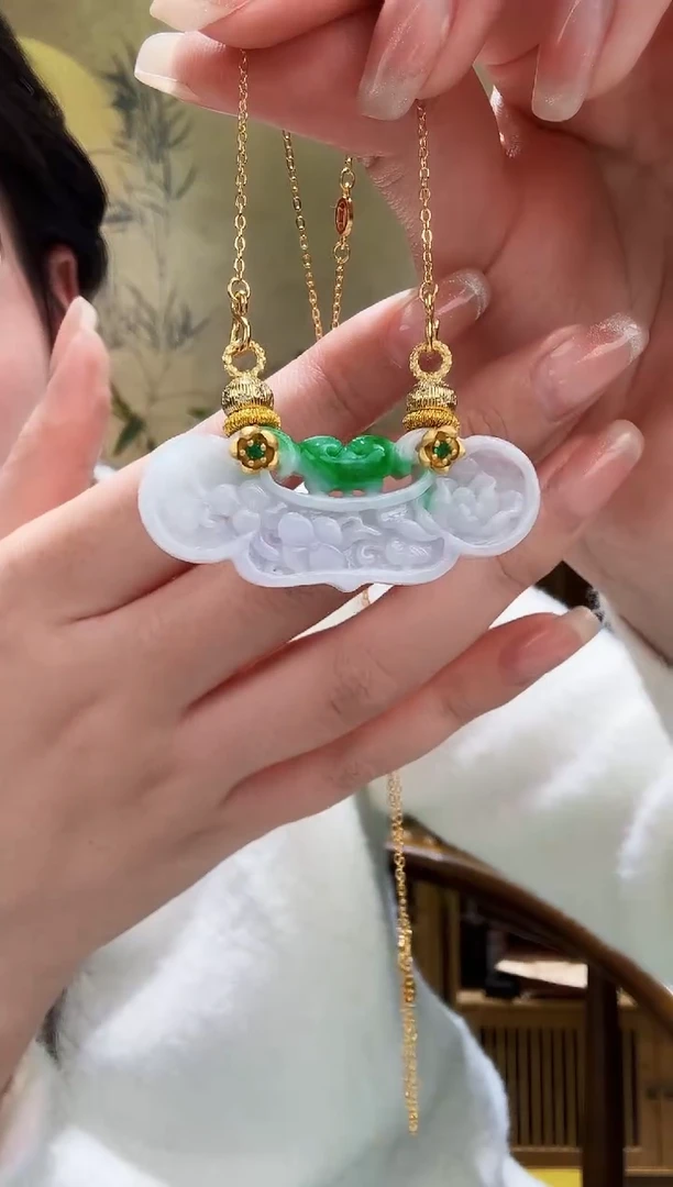 颈饰未镶嵌翡翠B****e吊坠
