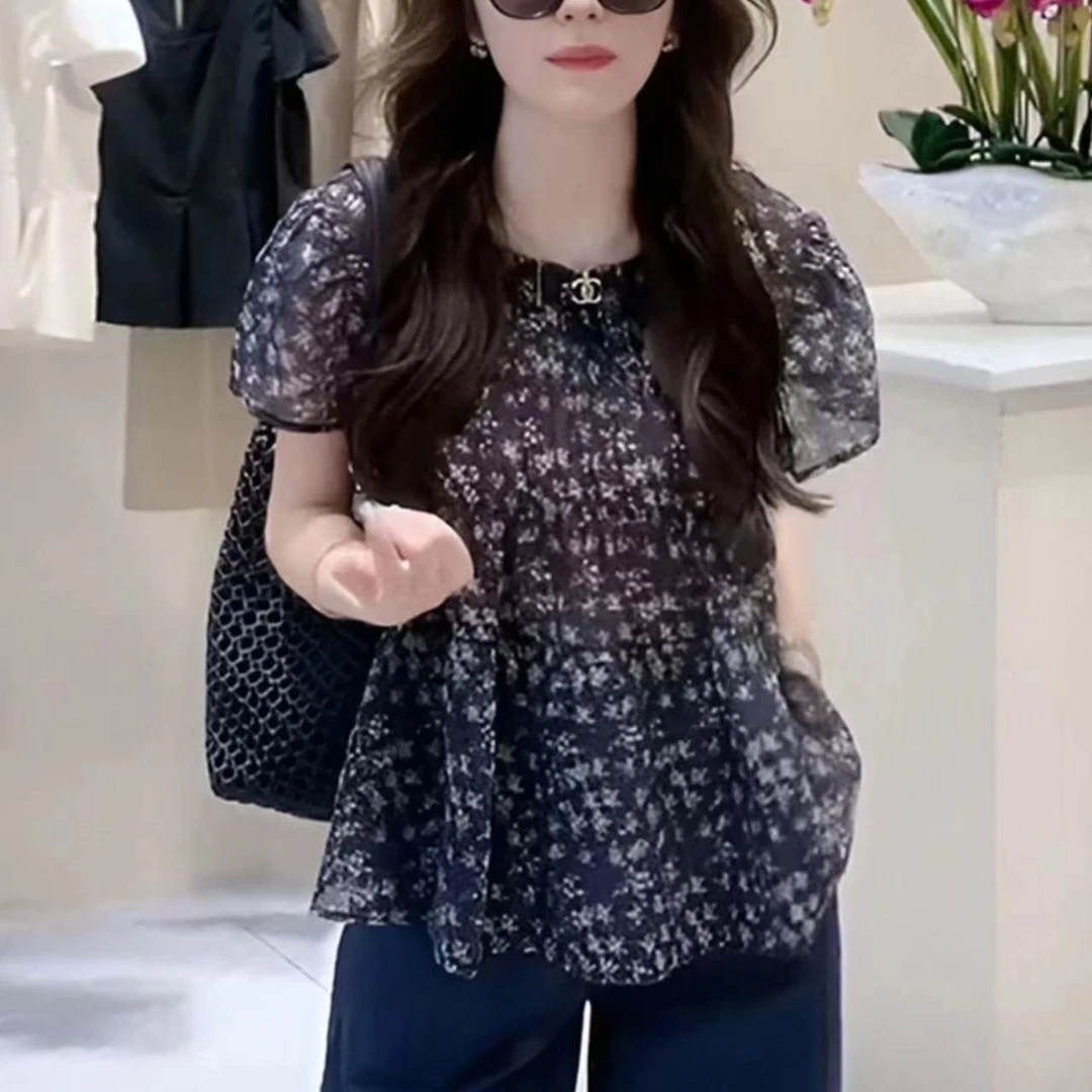 法式圆领碎花褶皱小衫女夏季新款设计感时尚显瘦百搭短袖衬衫上衣