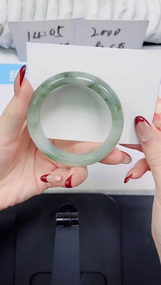 【闪购商品】石英质玉手镯未镶嵌6