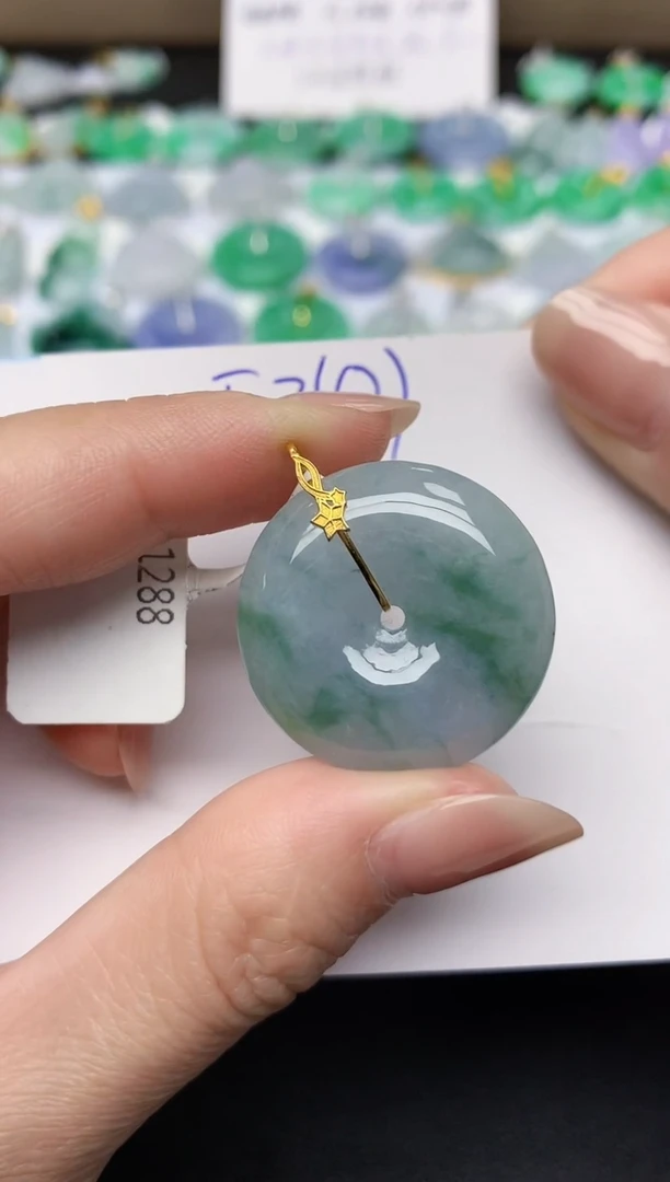 颈饰18K金镶嵌翡翠天然缅甸A货翡翠百元以上9元证书费自理