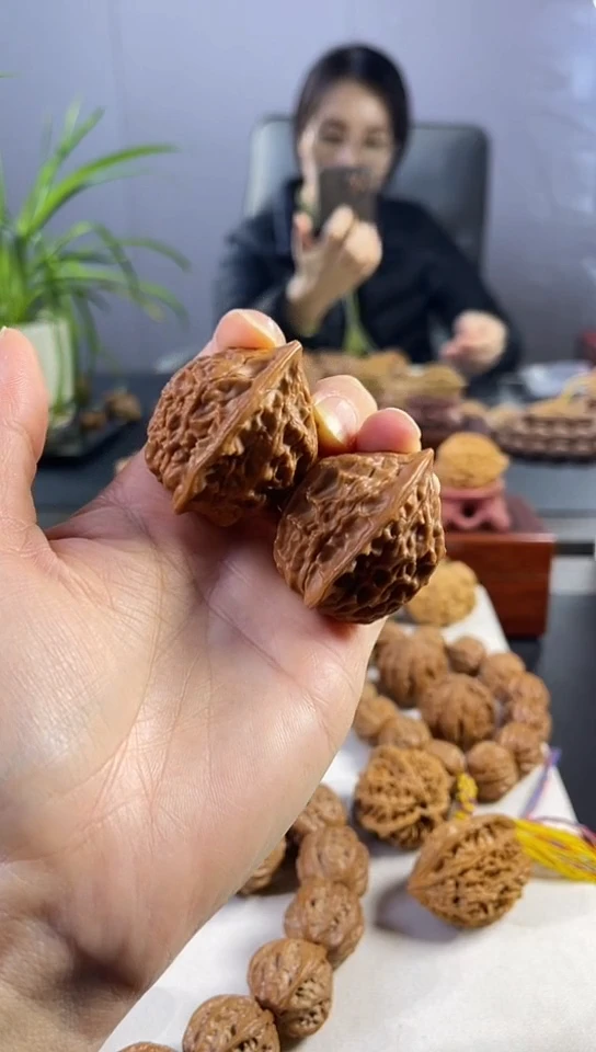 把件文玩核桃4号红皮鸡心文玩核桃