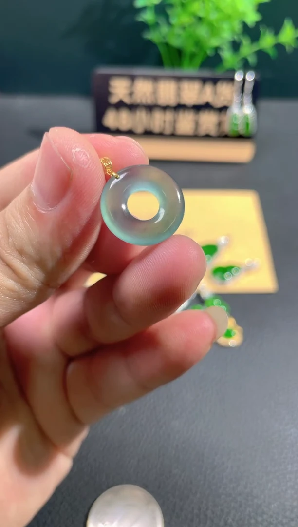 【闪购商品】翡翠颈饰18K金镶嵌翡翠