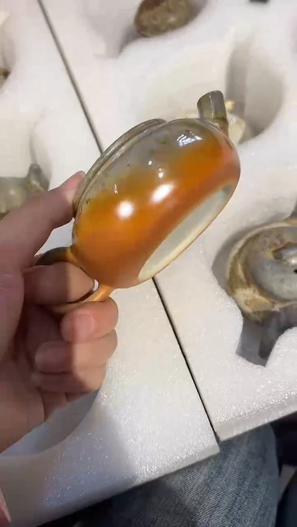 壶106号容量130-140ML中白泥