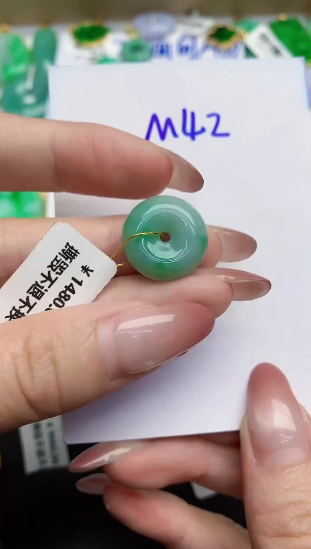 翡翠未镶嵌颈饰缅甸天然翡翠A货