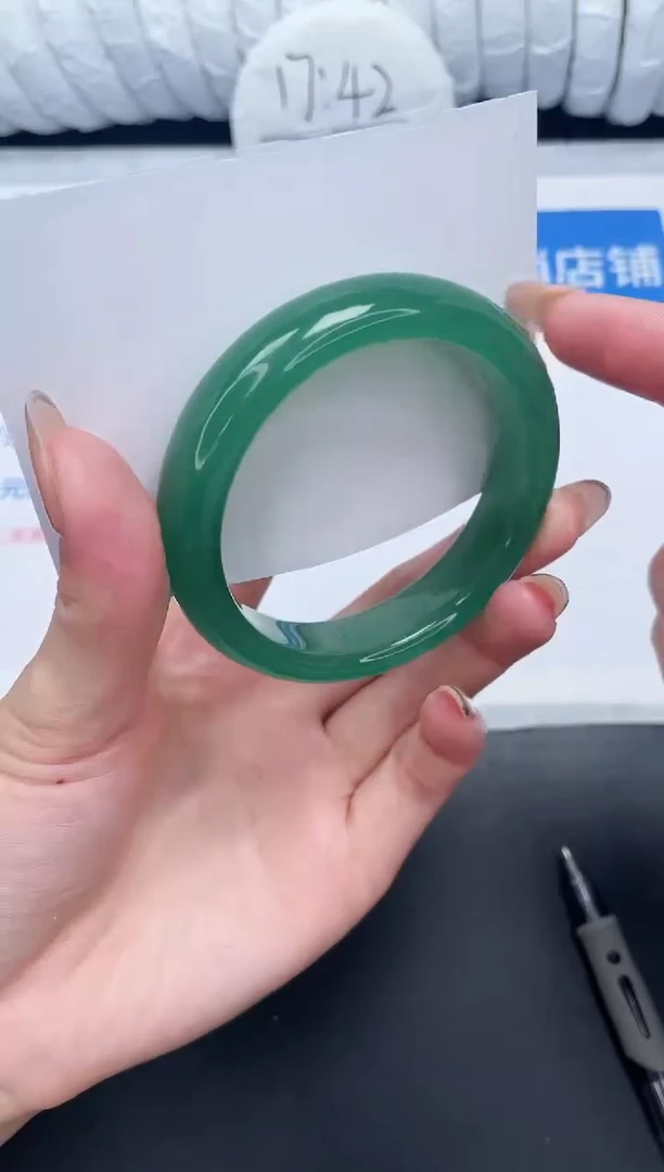 未镶嵌手镯石英质玉10-56.4TK70