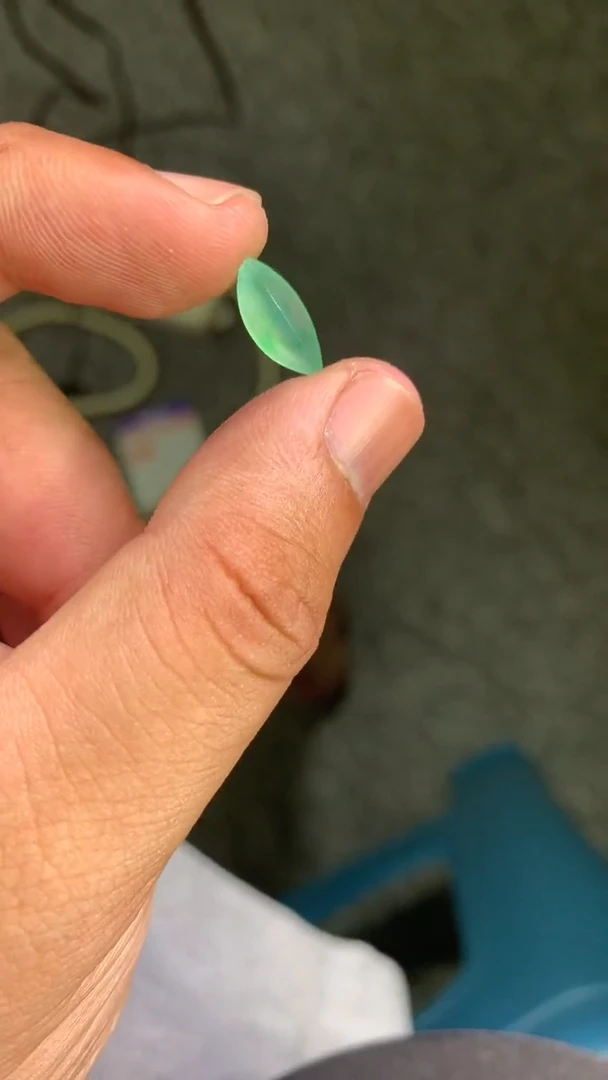 颈饰未镶嵌翡翠随型