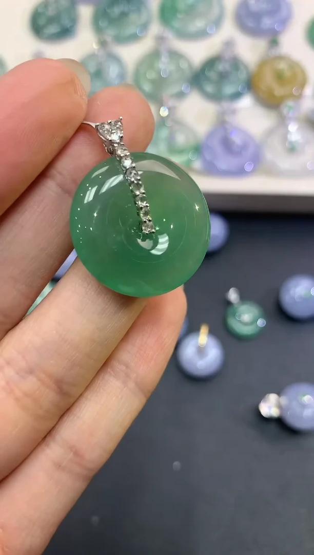 【闪购商品】翡翠吊坠(不含链)18K金镶嵌a94多样性一件发货