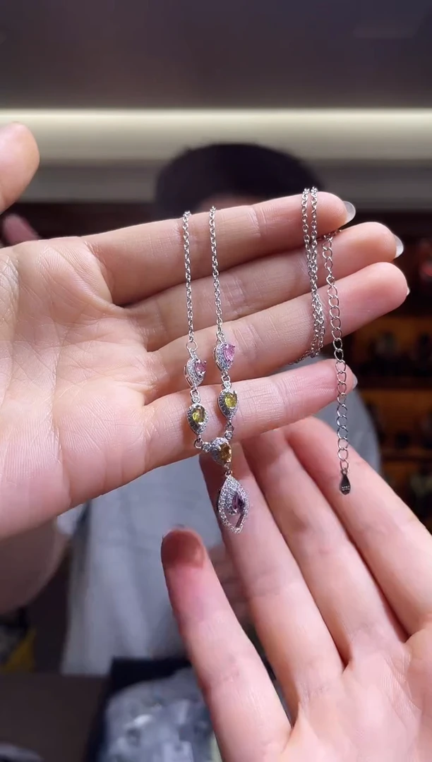 颈饰未镶嵌碧玺（多样性发一件）