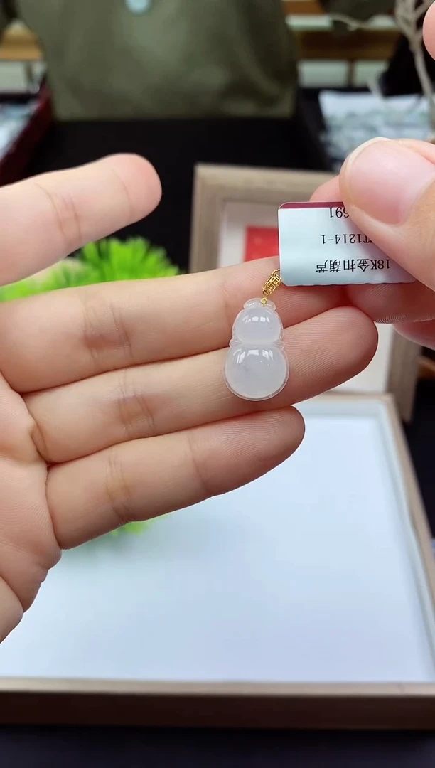 吊坠(不含链)18K金镶嵌翡翠葫芦@@CMT1214-1