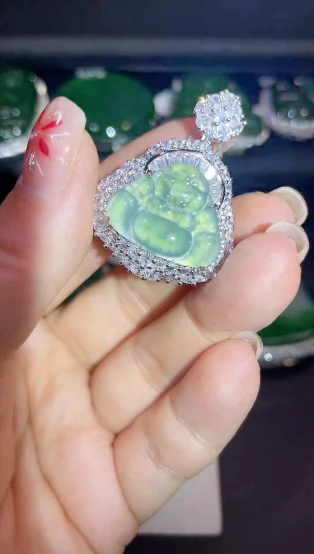 【闪购商品】翡翠吊坠(赠链)未镶嵌佛公（多样性发其一）