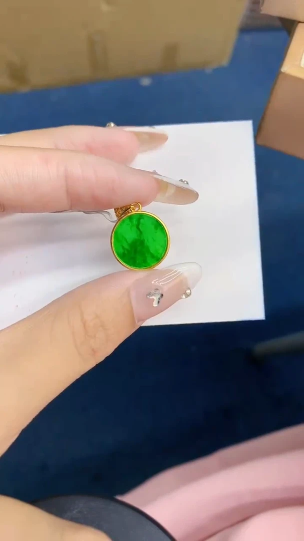 翡翠未镶嵌吊坠(不含链)1