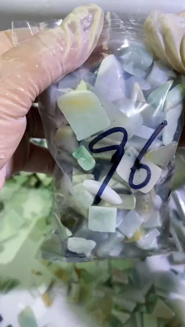 【闪购商品】翡翠颈饰未镶嵌天然翡翠小号500克96