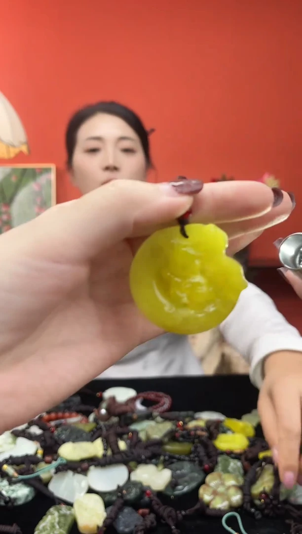 未镶嵌岫玉吊坠·