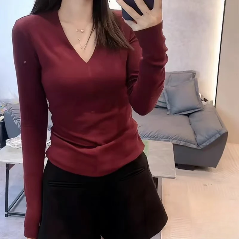 蜗牛家新款百搭气质款简约德绒磨毛基础款简约舒适V领打底衫3655