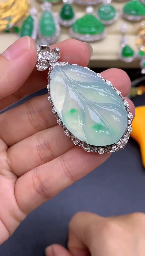 颈饰18K金镶嵌翡翠479-中国好珍宝