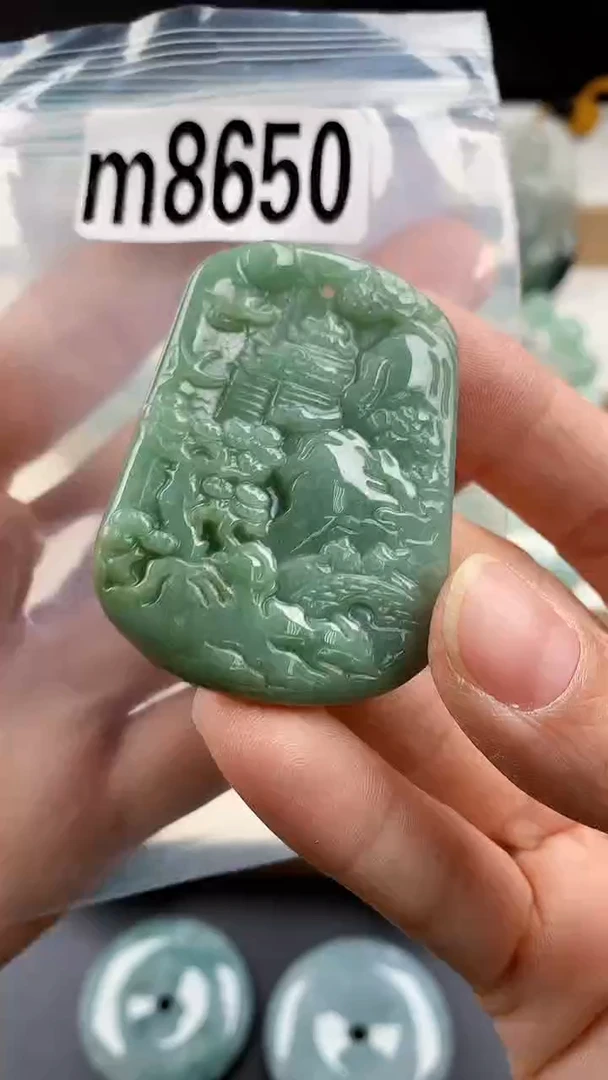 颈饰未镶嵌翡翠天然翡翠吊坠挂件