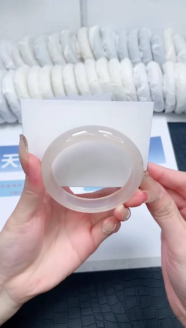 【闪购商品】石英质玉手镯未镶嵌Q133-58.5