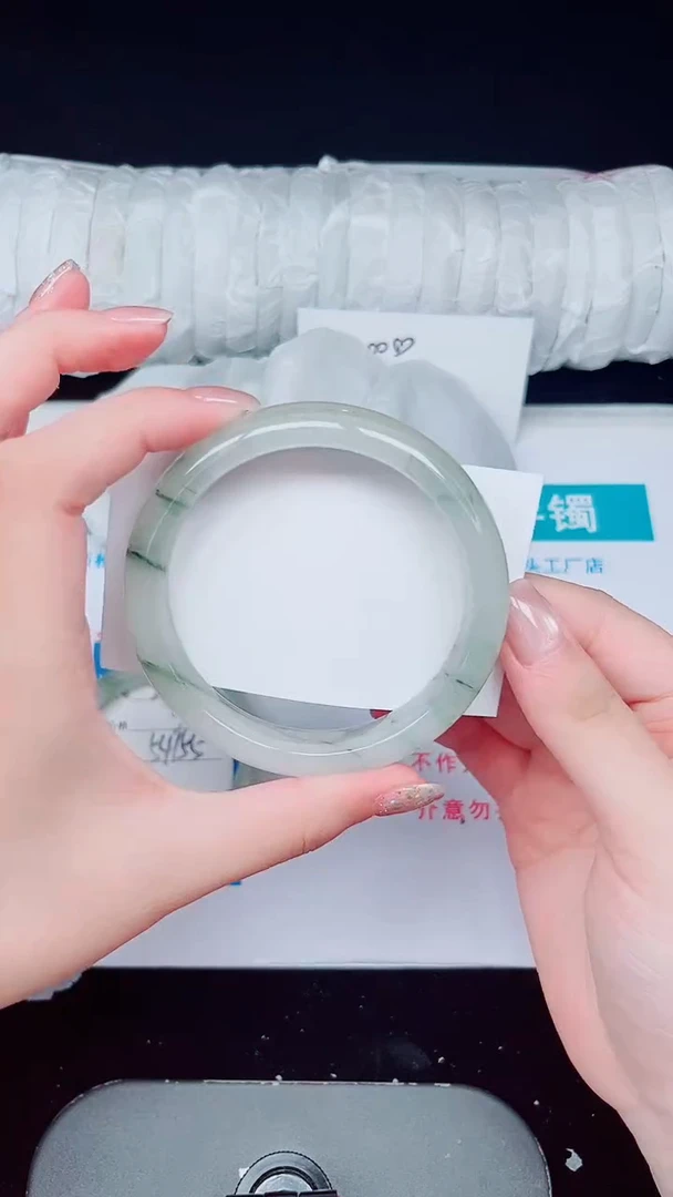 未镶嵌手镯石英质玉237-60/61